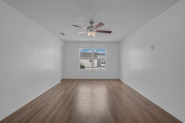 Building Photo - 9916 Bijan Dr