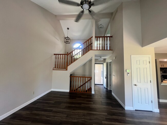 Building Photo - 634 Sandy Summit Dr