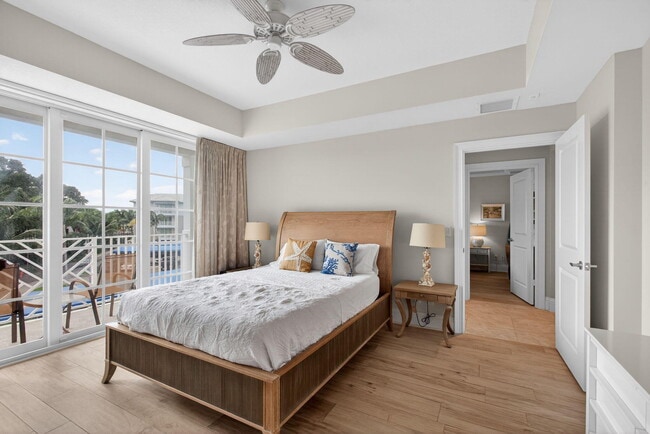 Building Photo - 834 Bay Colony Dr S