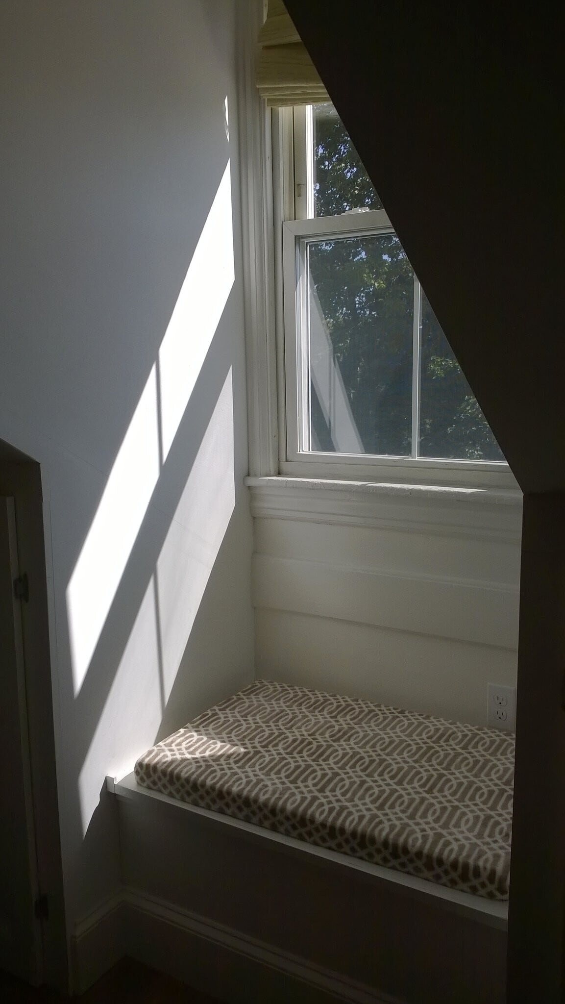 Building Photo - 1094 Woodbury Ave