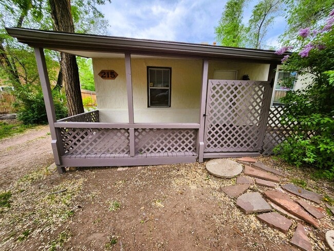 Building Photo - 215 W Ramona Ave