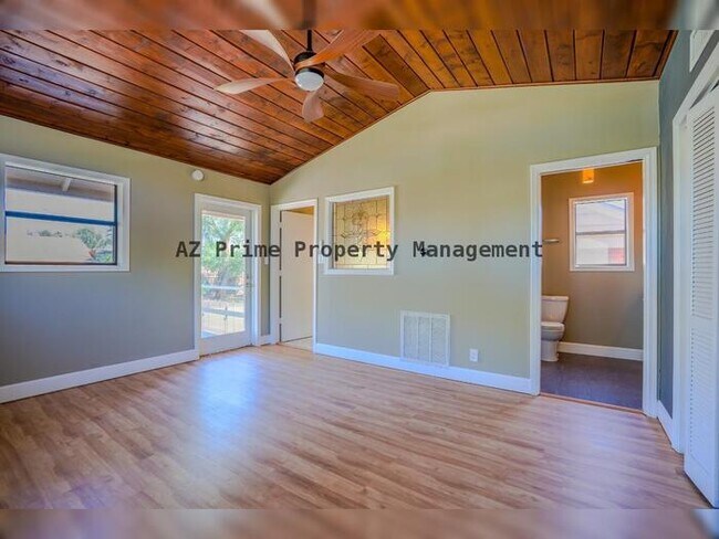 Building Photo - 6521 N 11th Ave