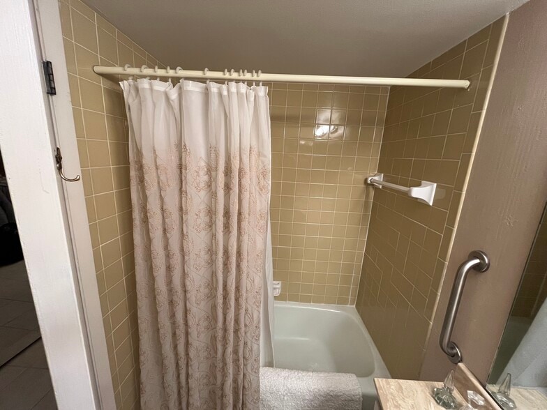 Building Photo - 6302 Mineral Point Rd