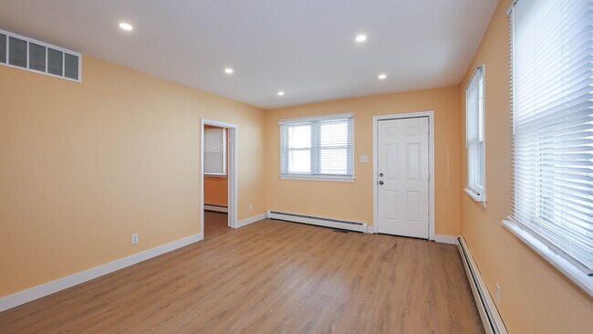 Building Photo - 235 8th St N