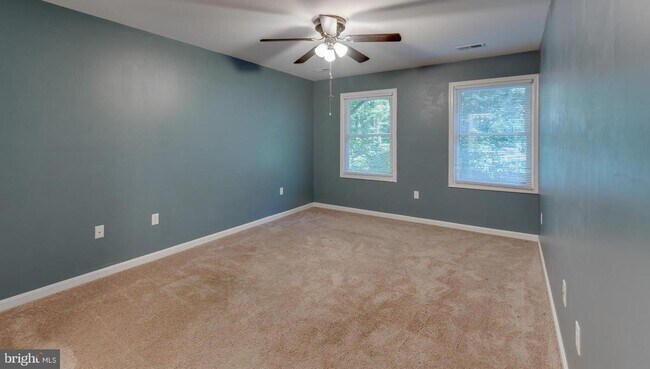 Building Photo - 8413 Manor View Rd