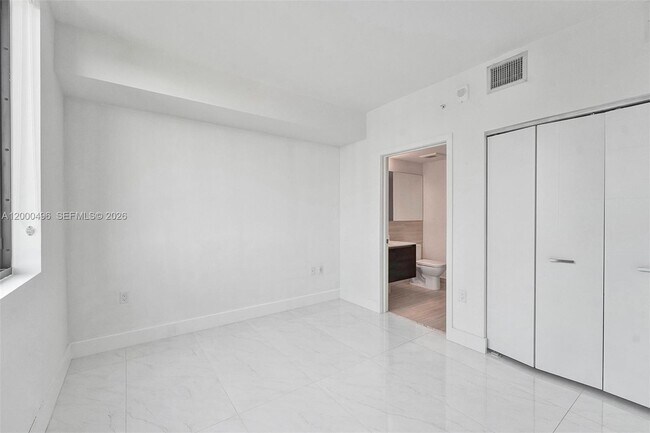 Building Photo - 301 Altara Ave