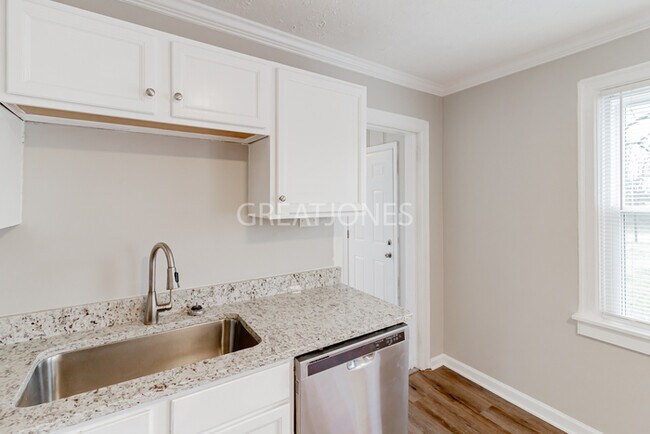 Building Photo - Charming 3 bedroom home in Birmingham!