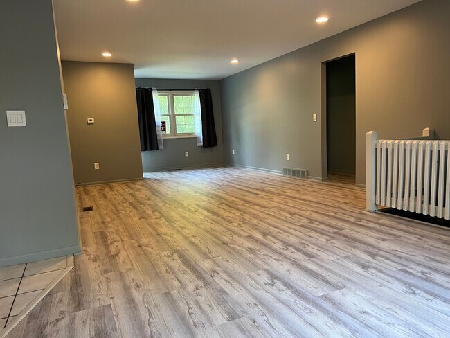 Building Photo - 9019 Saddle Horn Dr