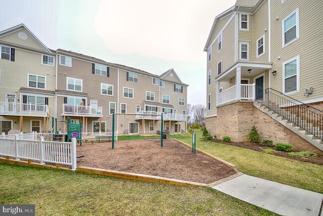 Building Photo - 24668 Caribou Square