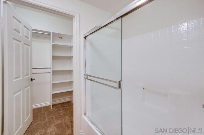 Building Photo - Luxury living in beautiful UTC, Spacious 2...