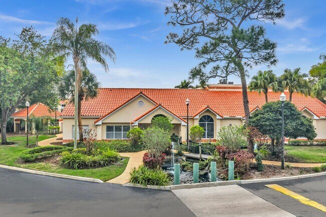 Building Photo - 3300 Pinewalk Dr N