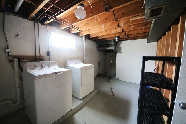 Building Photo - 4317 Sunshine Dr