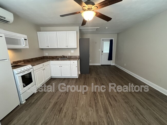 Building Photo - 1363 Eagle Ave