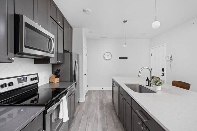 Building Photo - 5858 N College Ave