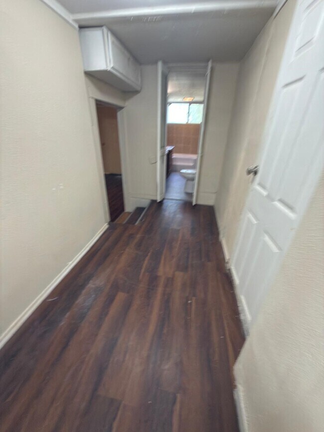 Building Photo - 109 Birchwood Dr