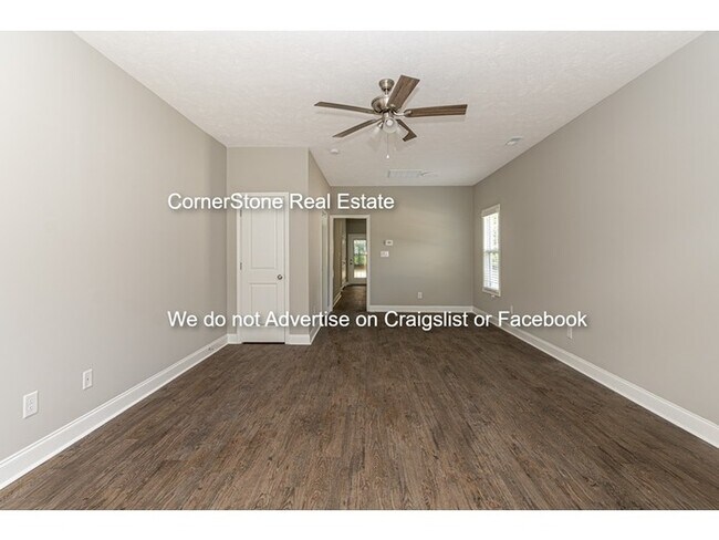 Building Photo - Move in special ($500 off first month's rent)