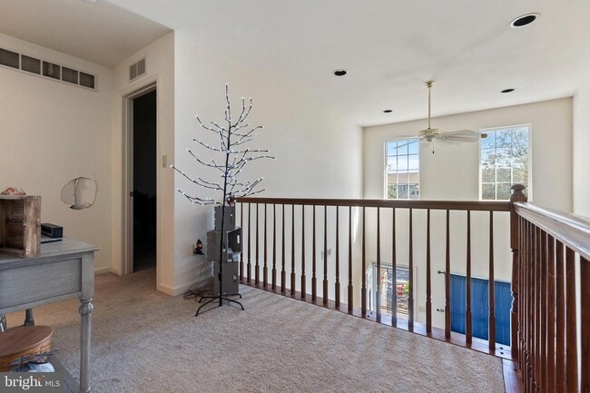 Building Photo - 16 Ashburg Dr