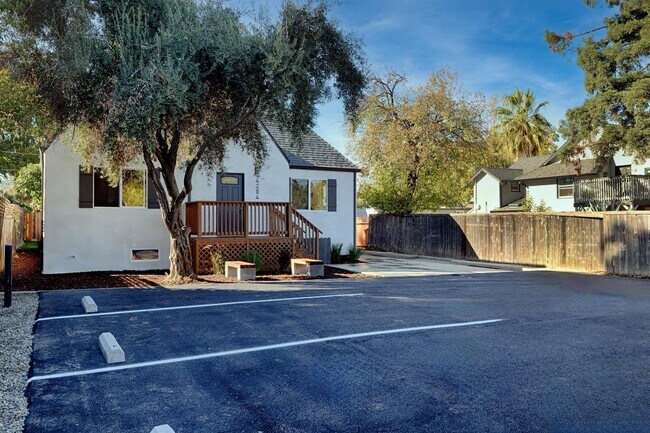 Building Photo - 4204 51st St