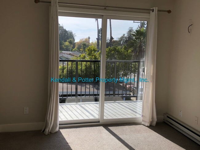 Building Photo - Impeccable 2BR, 1BA Capitola Condo with Oc...