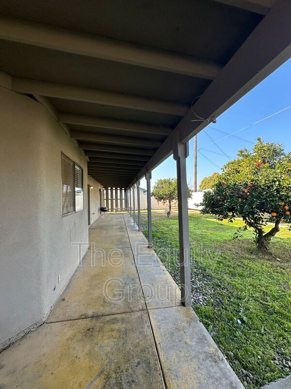 Building Photo - 830 W Vassar Ave