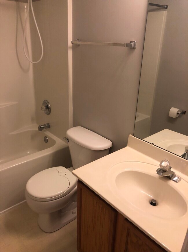 Building Photo - 1071 Valley Forge Rd