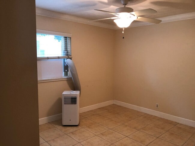 Building Photo - HOKUKANI 2/2/1 ON THE 1ST FLOOR,  LOCATED IN THE HEART OF KAILUA