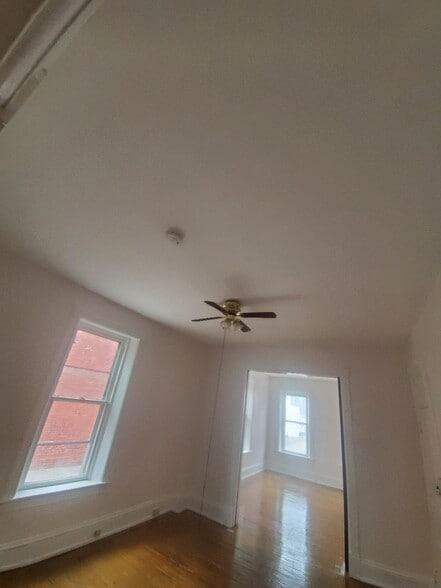 Building Photo - 25 S Locust St