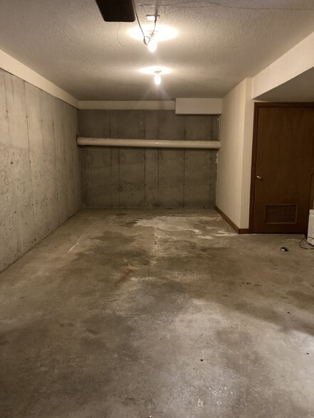 Building Photo - 30 Mansfield Dr