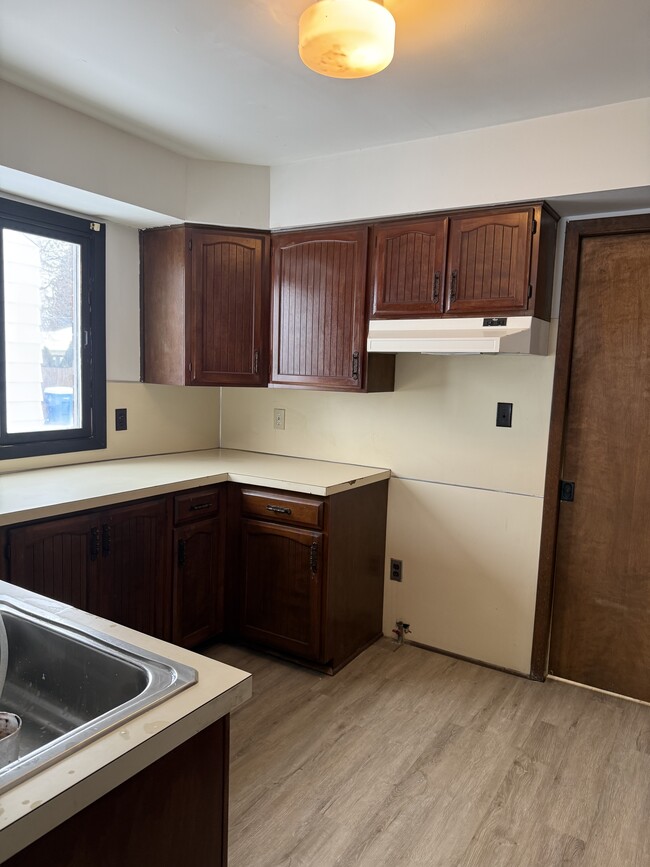 Building Photo - 6727 Parkland