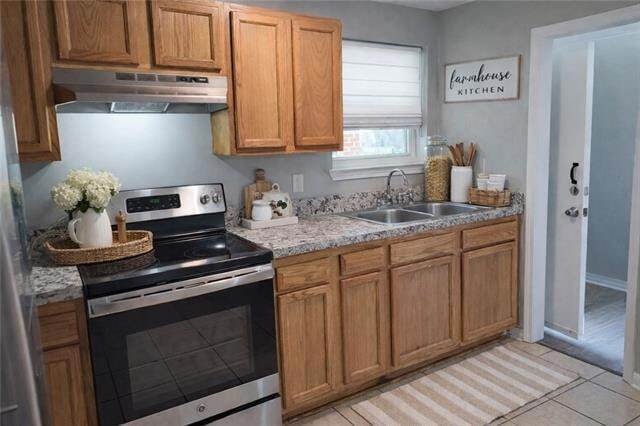 Building Photo - 3022 Phoenix St