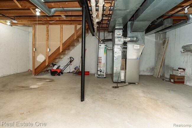 Building Photo - 619 Whitney Dr