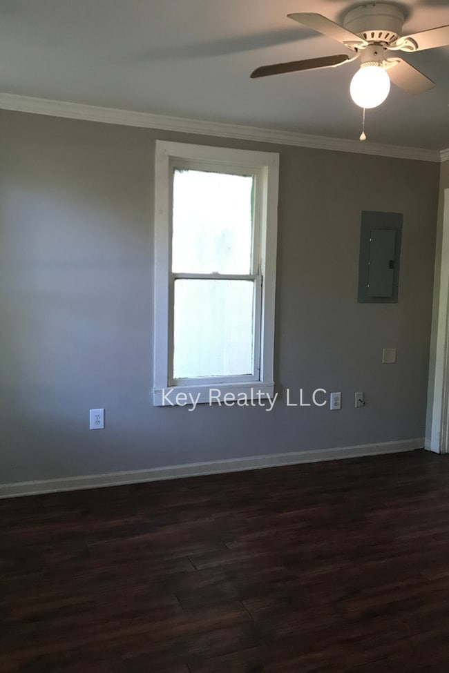 Building Photo - ****210 Ball Street - Pineville