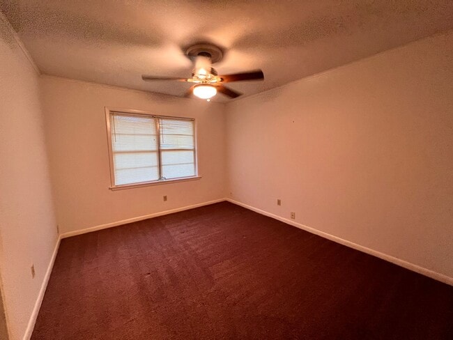 Building Photo - SINGLE FAMILY BRICK HOME IN NORTH HIGHLAND