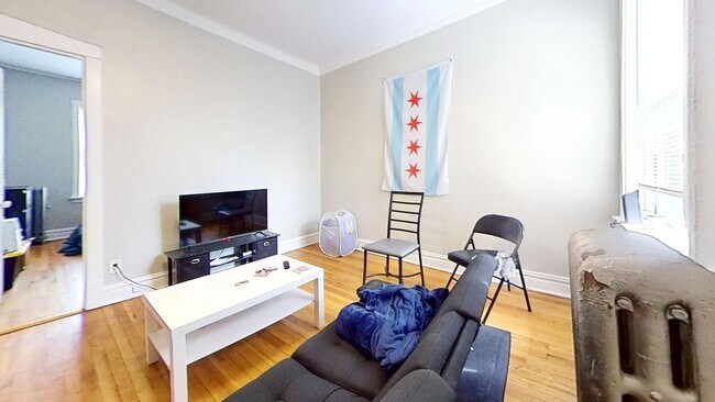 Interior Photo - 1331-41 W. Addison