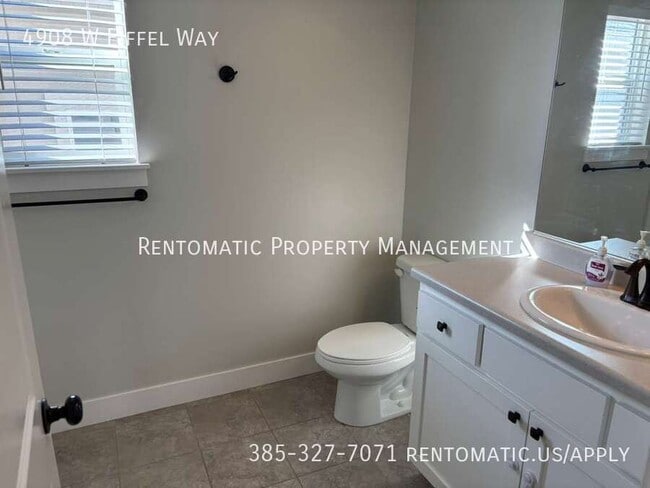 Building Photo - 4908 Eiffel Wy