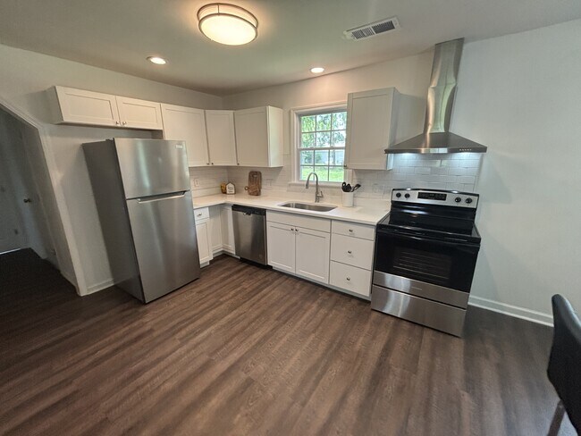 Building Photo - 1246 NC-27