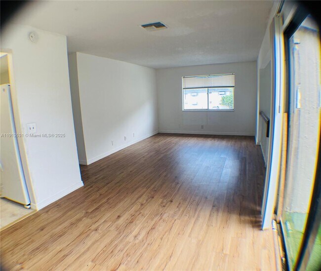 Building Photo - 5814 NW 22nd St