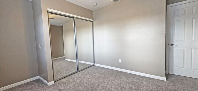 Building Photo - 210 Wales Dr