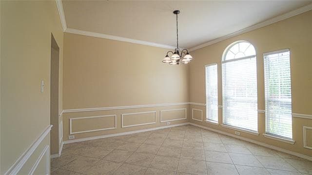 Building Photo - 2060 Garden Crest Dr