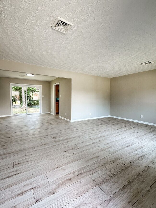 Building Photo - 3 Bedroom house in Western Branch