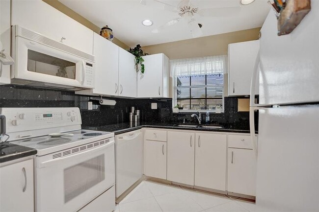 Building Photo - 5121 Lakefront Blvd