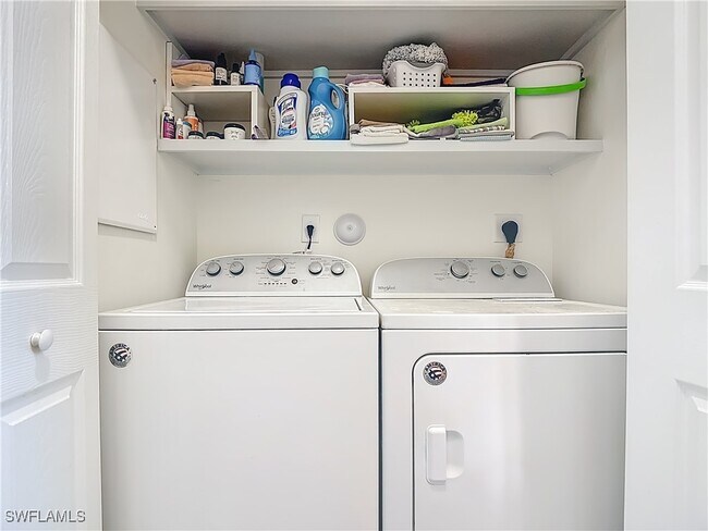 Building Photo - 5529 Soria Ave