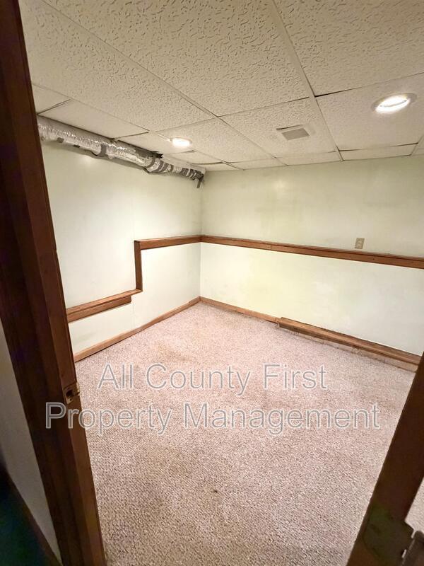 Building Photo - 1183 Red Oak Cove