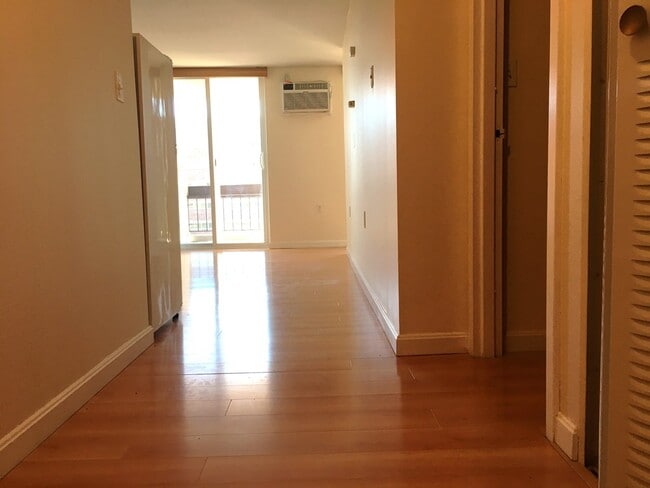 Building Photo - 872 Massachusetts Ave