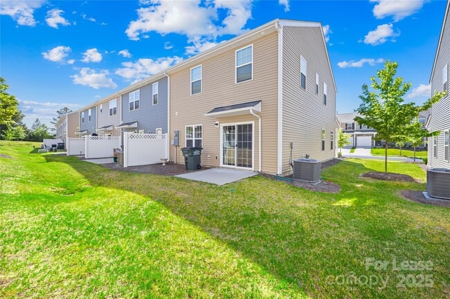 Building Photo - 16040 Simril Ct