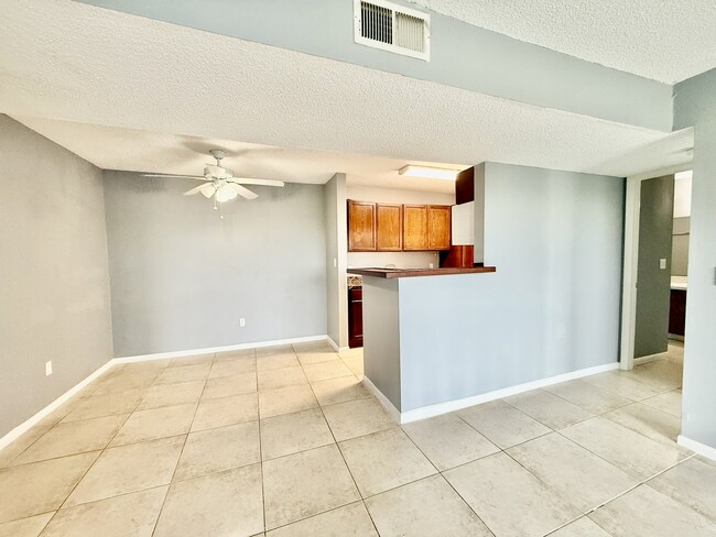 Building Photo - 455 Alt 19