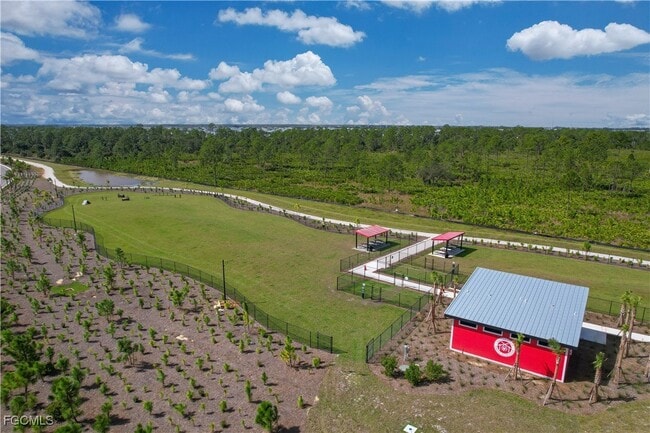 Building Photo - 42428 Cascade Dr