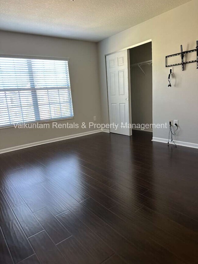 Building Photo - 4240 Metron Dr