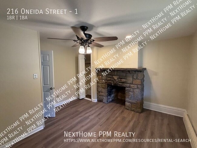 Building Photo - 216 Oneida St