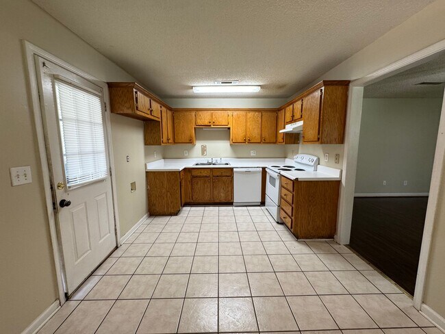 Building Photo - 150&amp;152 Rogers Drive, Rome, GA 30165
